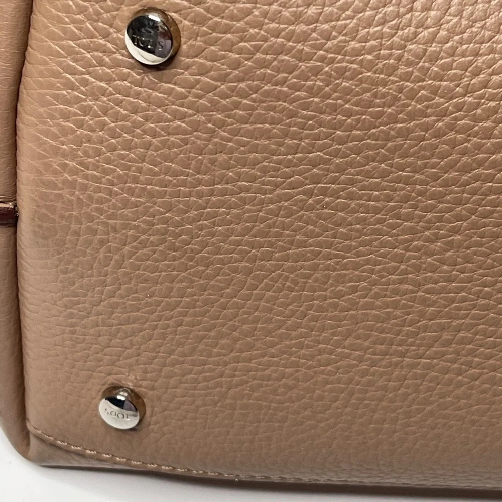 $1,265 Tod’s Logo Joy Blush Pebbled Leather Medium Shoulder Bag Nude Tan